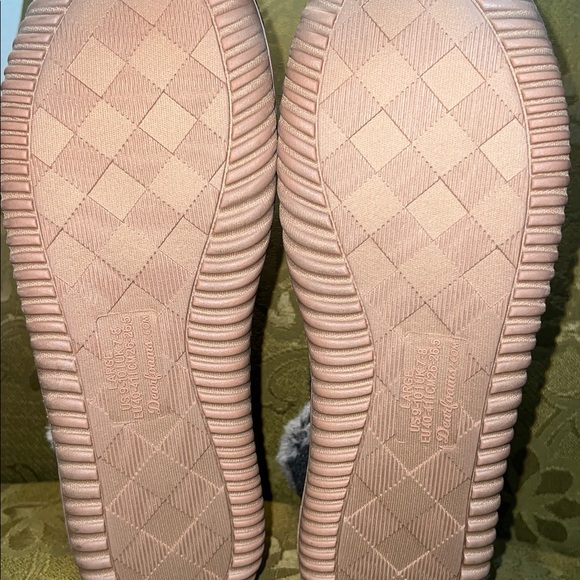 Dearfoams Black and Gray Fur-Lined Slippers - Picture 2 of 5